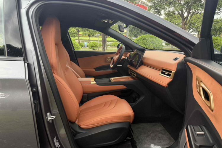 哪吒汽车 哪吒X 2024 #16 哪吒汽车 哪吒X 2024 汽车图片 #16