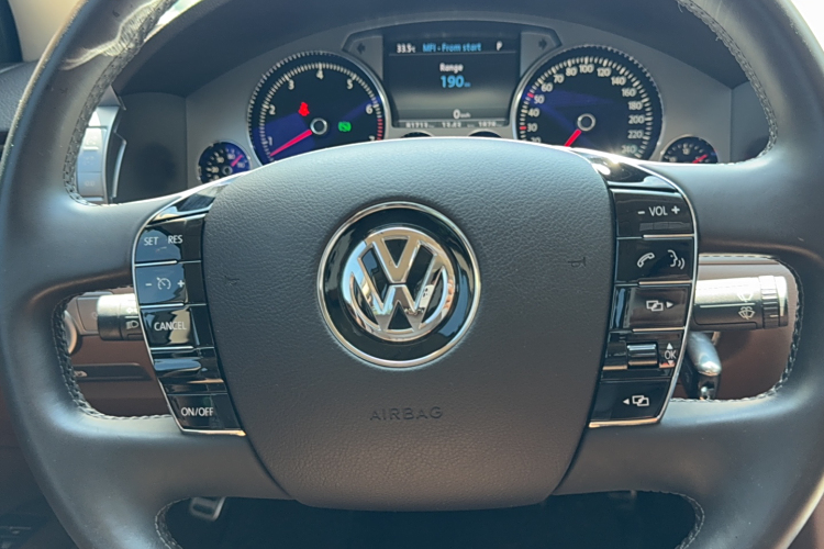 Volkswagen Pheaton 2016 imagen de coche #16