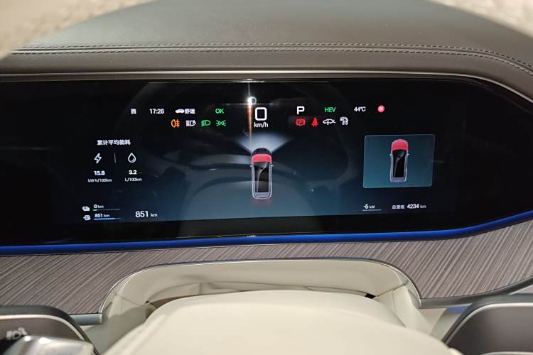 Denza N9 2025 #16 Denza N9 2025 car image #16