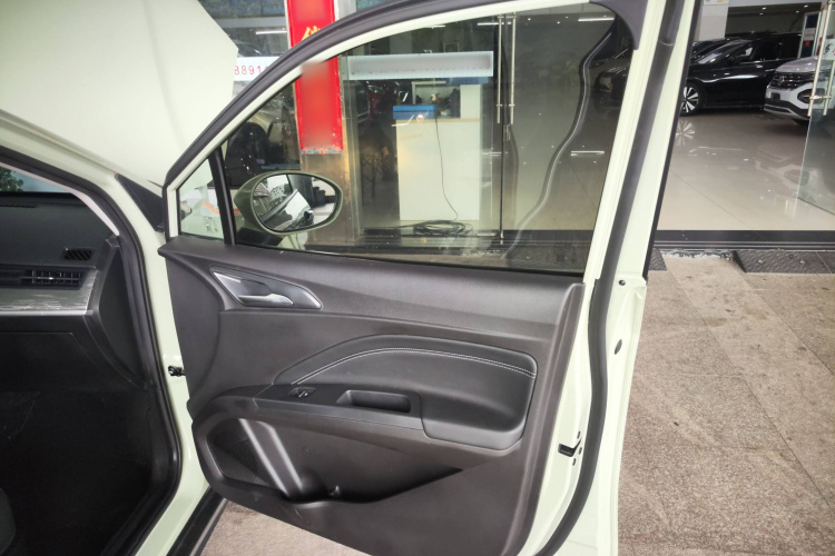 哪吒汽车 哪吒AYA 2024 汽车图片 #16