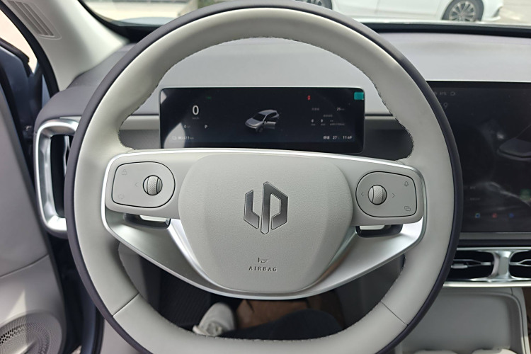 零跑汽车 零跑B10 2025 汽车图片 #16