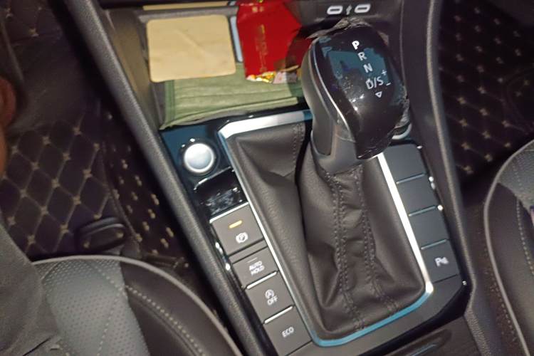 Volkswagen Sagitar 2024 #16 Volkswagen Sagitar 2024 immagine di auto #16