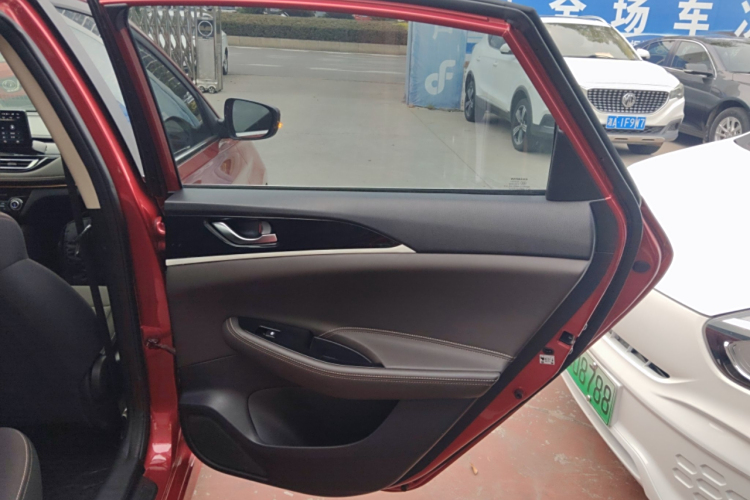 Changan Eado DT 2018 car image #16