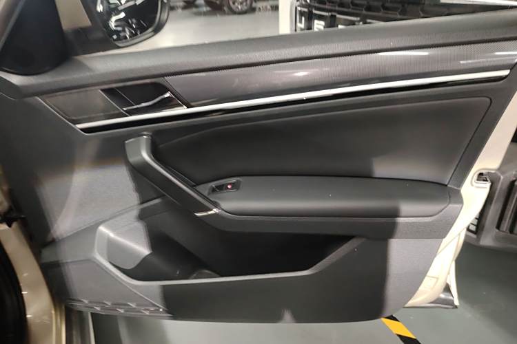 Volkswagen C-Trek 2018 immagine di auto #16