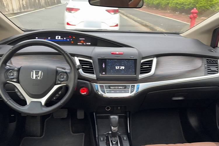 Honda Jade 2017 car image #16