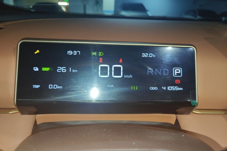 哪吒汽车 哪吒X 2023 汽车图片 #16