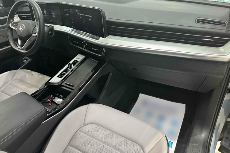 Volkswagen Tavendor 2024 car image #16