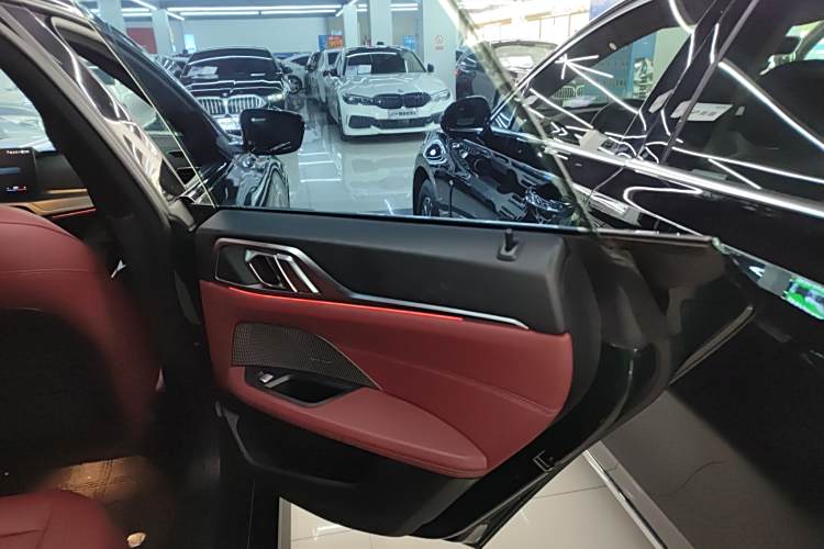 BMW i4 M50 2024 #16 BMW i4 M50 2024 car image #16