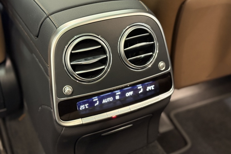 Mercedes-Benz S Class 2019 car image #16