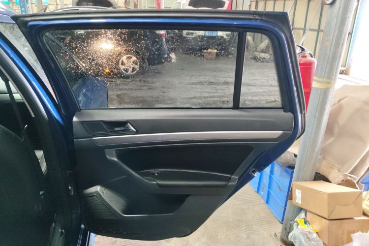 Volkswagen Gran Lavida 2017 immagine di auto #16