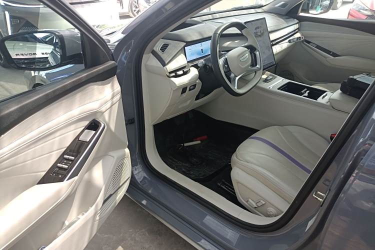 GEELY PrefaceL 2023 car image #16