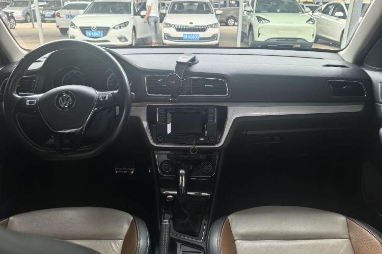 Volkswagen Cross Lavida 2016 immagine di auto #16