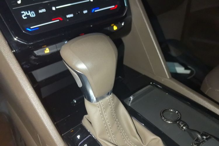 Volkswagen Viloran 2021 car image #16