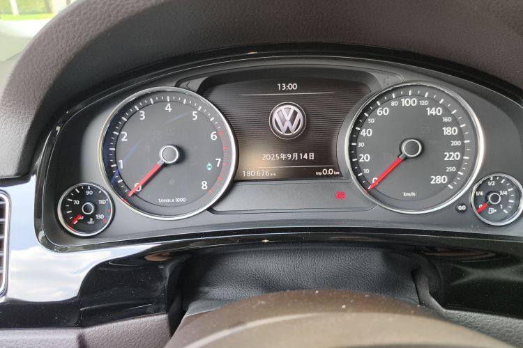 Volkswagen Touareg 2017 #16 Volkswagen Touareg 2017 car image #16