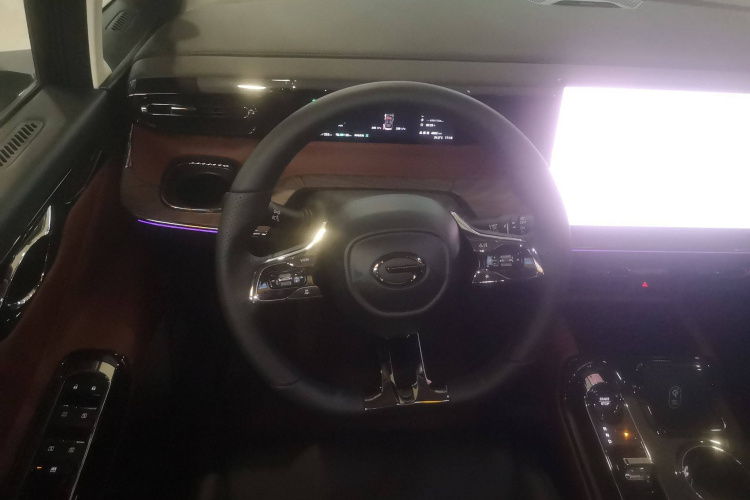 GAC Trumpchi E8 2025 imagem de carro #16