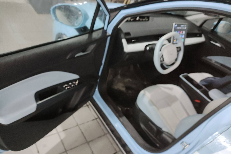 哪吒汽车 哪吒AYA 2023 汽车图片 #16