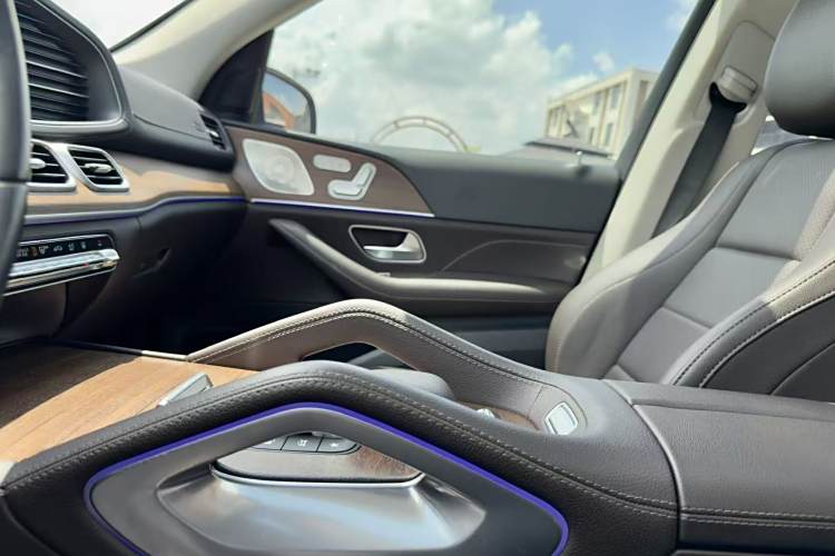 Mercedes-Benz GLE Class New Energy 2022 car image #16