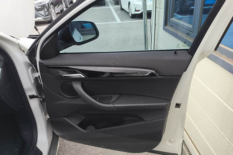 BMW X2 (Imported) 2019 #16 BMW X2 (Imported) 2019 car image #16