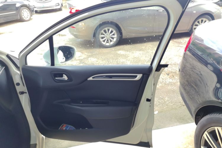 Citroen C4L 2015 car image #16