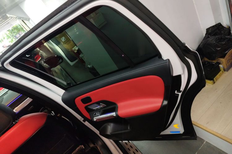 Mercedes-Benz GLB AMG 2020 immagine di auto #16