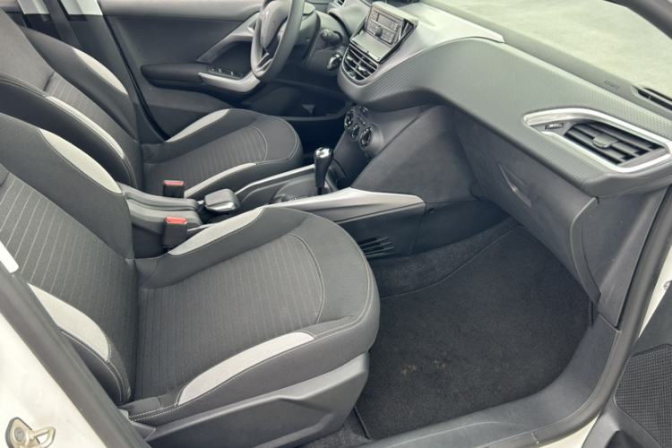 Peugeot 2008 2016 صورة سيارة #16