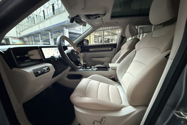 GEELY ICON 2023 car image #16