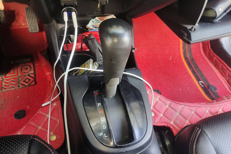 Honda Fit (Imported) 2015 image de voiture #16