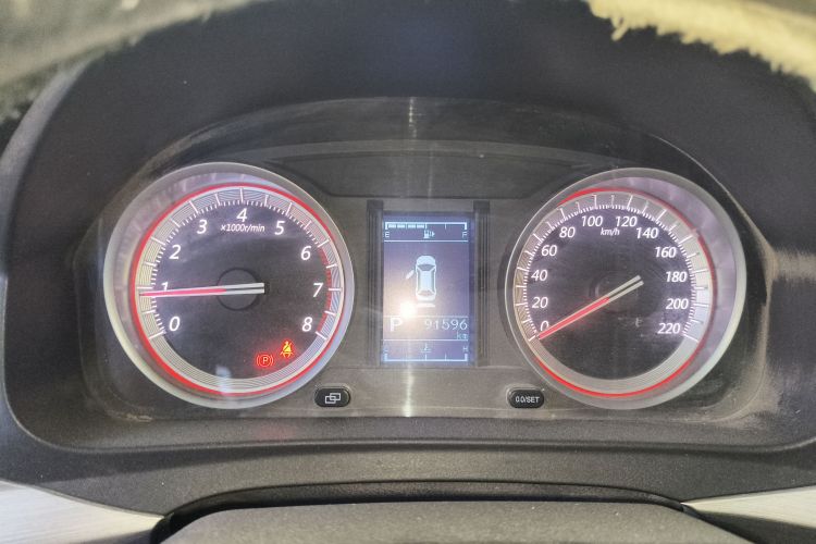 Forthing JOYEAR X5 2018 car image #16