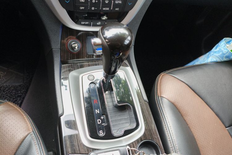 GAC Trumpchi GS5 Super 2015 car image #16