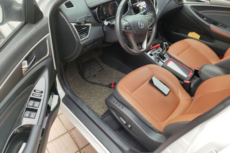 Changan Eado EV 2018 car image #16