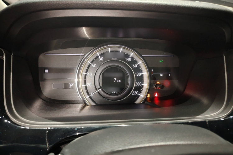 Honda Elysion 2016 imagen de coche #16