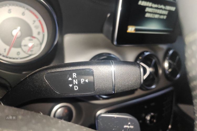 Mercedes-Benz GLA Class 2016 car image #16