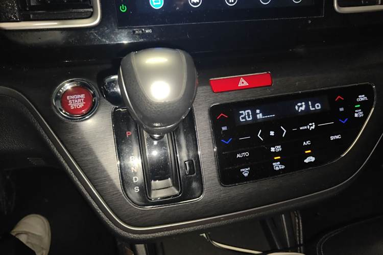 Honda Elysion 2016 imagen de coche #16