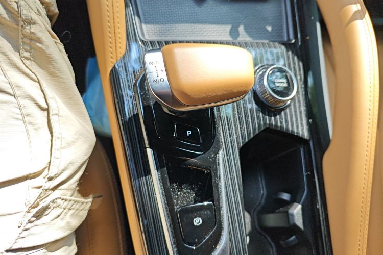 GEELY Monjaro EREV 2023 car image #16