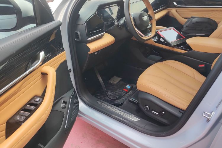 GEELY Monjaro EREV 2023 car image #16