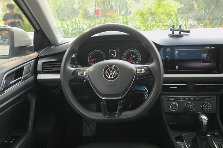 Volkswagen Lavida 2021 car image #16