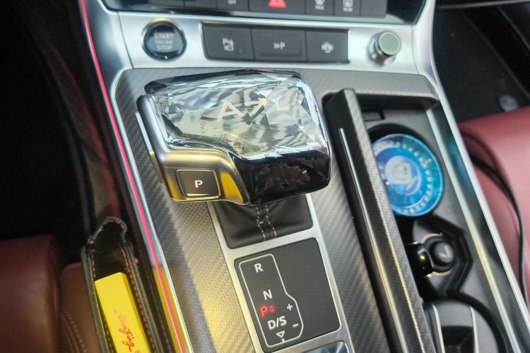 Audi A7L 2024 #16 Audi A7L 2024 صورة سيارة #16