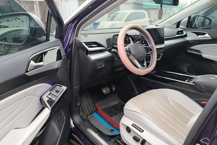 Volkswagen ID.6 X 2021 car image #16