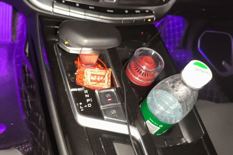 GEELY Ulion New Energy 2021 car image #16