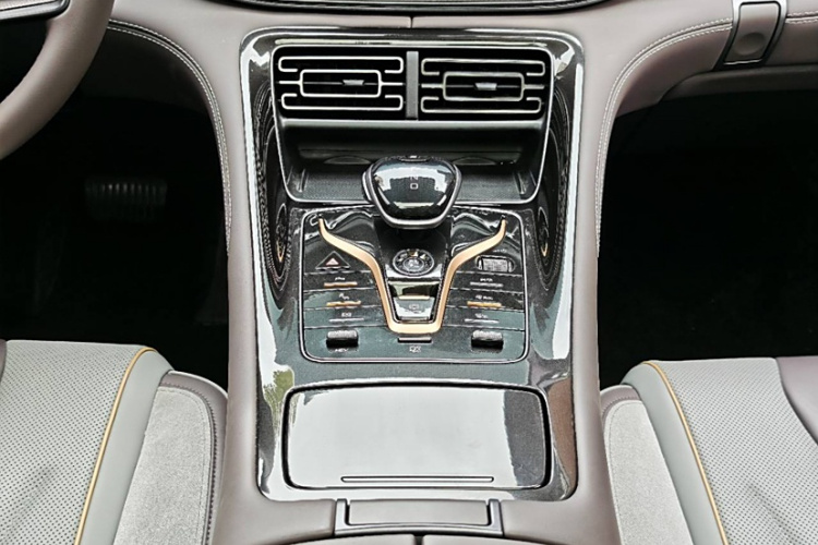 BYD Frigate 07 2023 #16 BYD Frigate 07 2023 car image #16