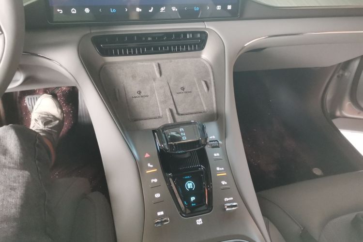 Denza N7 2024 car image #16