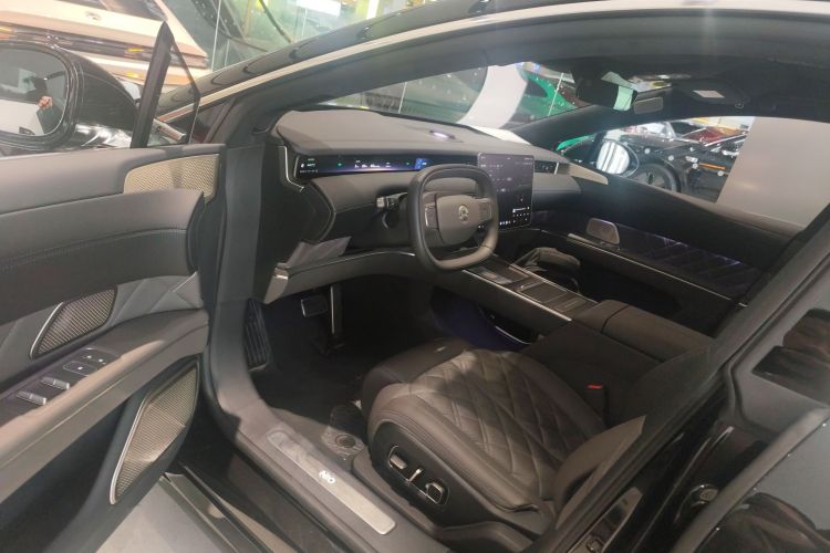 NIO ET9 2024 immagine di auto #16