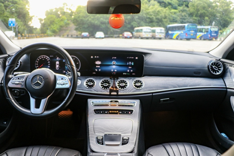 Mercedes-Benz CLS Class 2021 car image #16