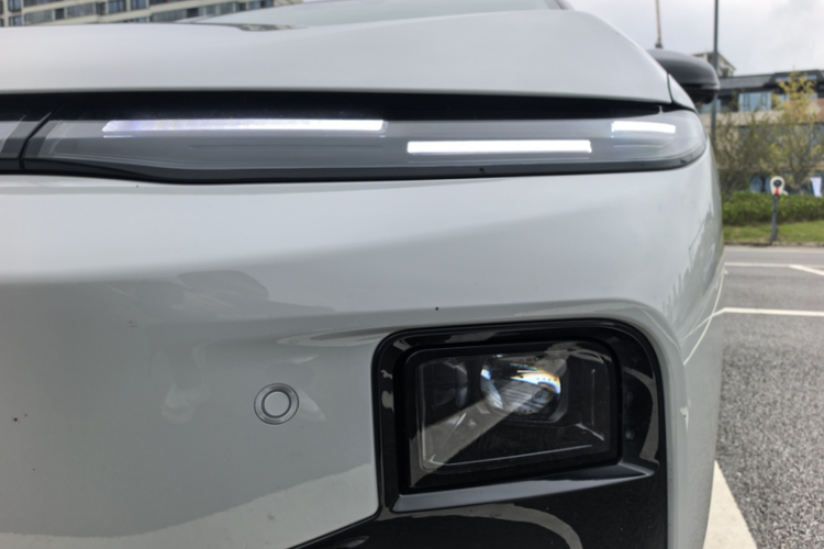 零跑汽车 零跑B01 2025 汽车图片 #16