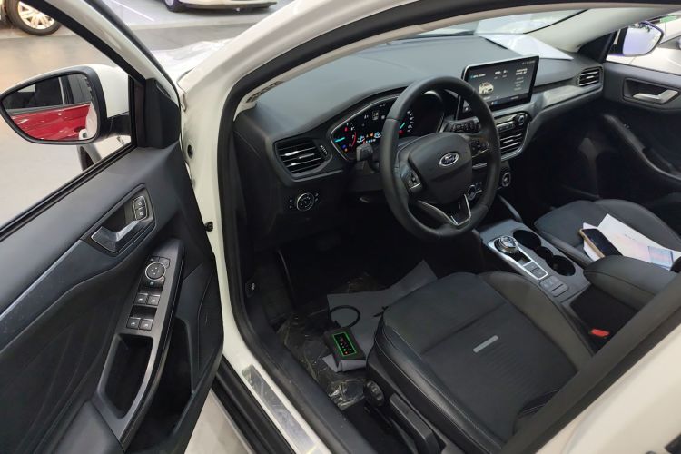 Ford Focus Active 2020 #16 Ford Focus Active 2020 car image #16