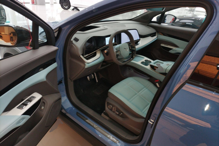 HongQi TianGong 08 2025 #16 HongQi TianGong 08 2025 car image #16