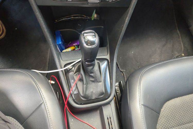 Skoda Rapid Spaceback 2016 car image #16