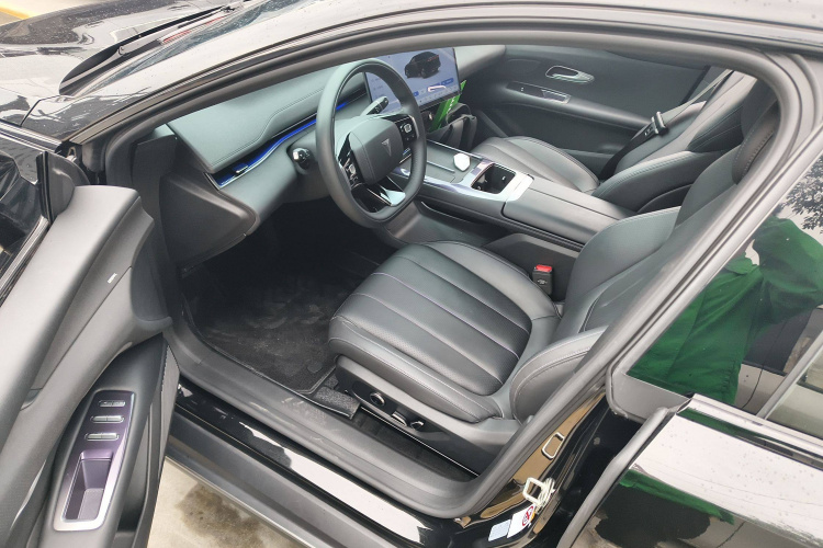 Deepal L07 2025 car image #16