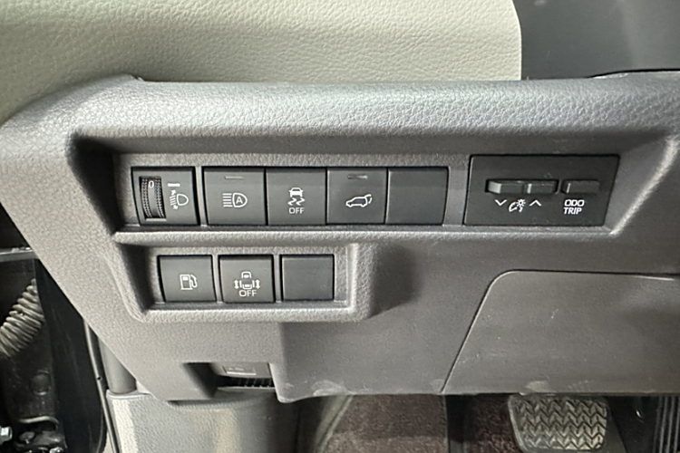 Toyota Granvia 2023 #16 Toyota Granvia 2023 immagine di auto #16