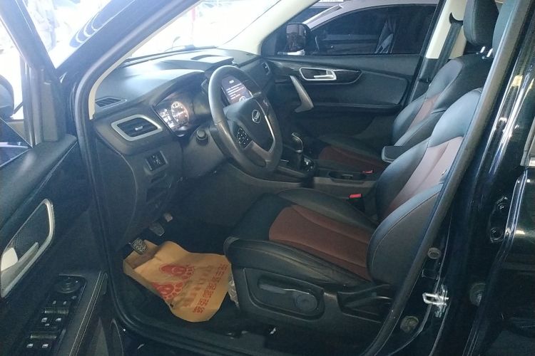 SWM X7 2022 صورة سيارة #16